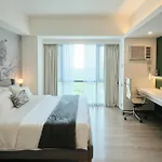 Bgc Suite With Golf Course View